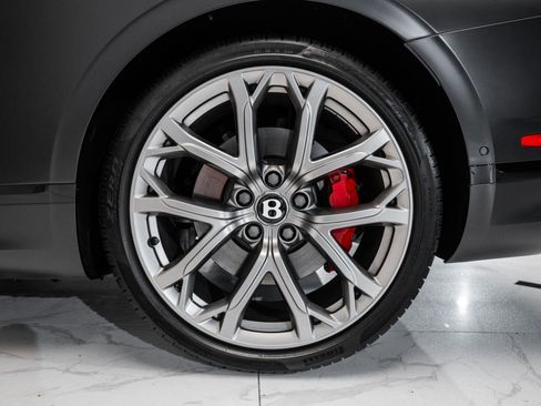 Used 2023 Bentley Continental GT V8 image 16