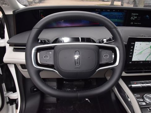 New 2026 Lincoln Nautilus Premier image 22