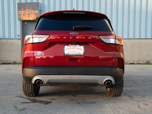 Used 2020 Ford Escape SE image 14