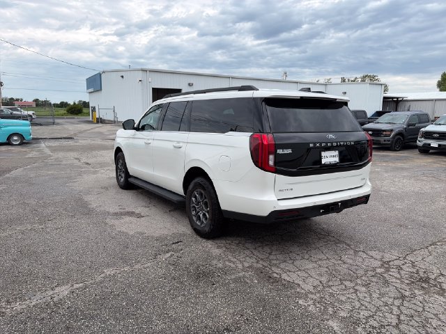 Used 2025 Ford Expedition Max Active AWD/4WD image 3