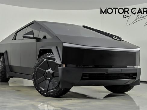 Used 2024 Tesla Cybertruck AWD Crew Cab image 1
