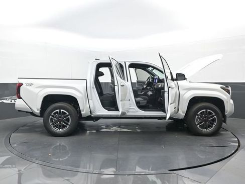 New 2026 Toyota Tacoma TRD Sport image 2