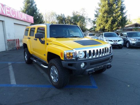 Used 2007 HUMMER H3 AWD/4WD image 2
