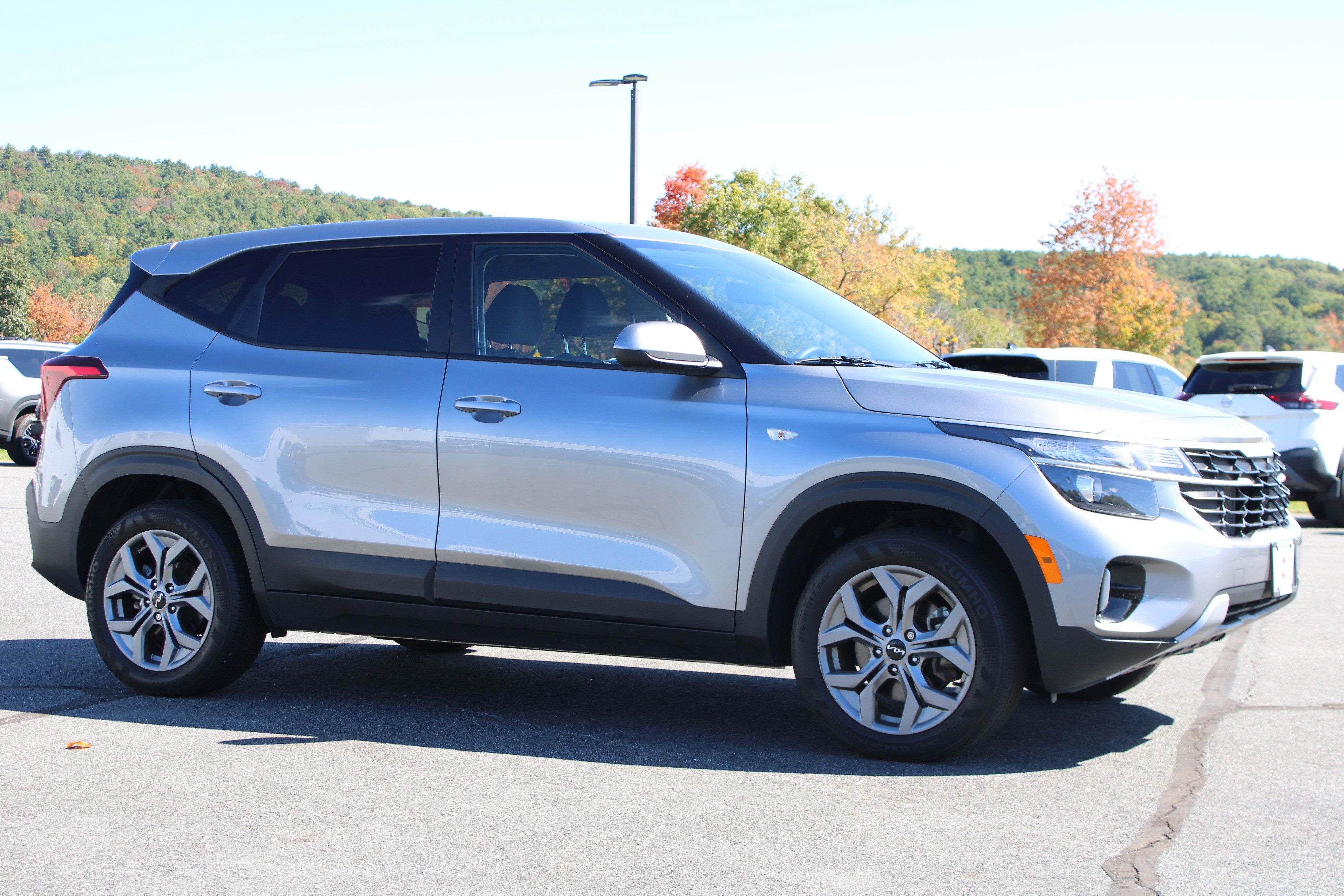 Used 2024 Kia Seltos LX AWD/4WD image 4