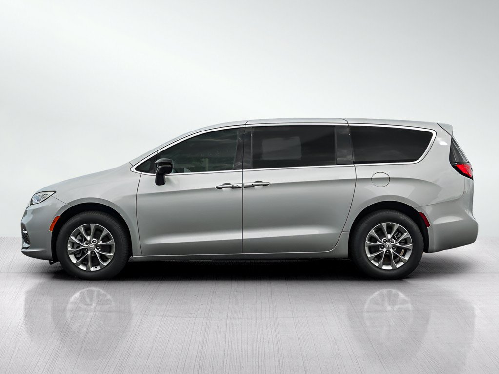 New 2026 Chrysler Pacifica Select AWD/4WD image 4