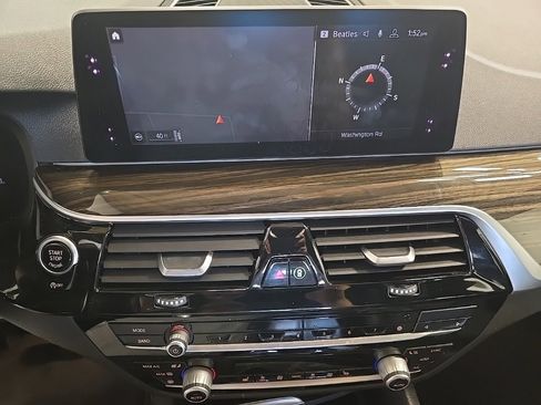 Used 2020 BMW 530i xDrive w/ Convenience Package image 19