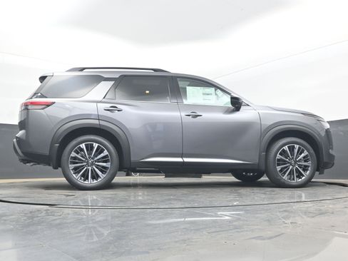 New 2026 Nissan Pathfinder Platinum FWD image 31