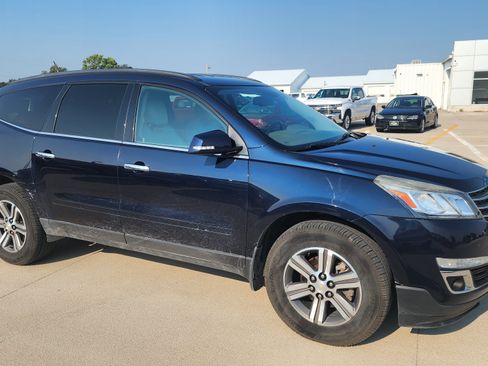 Used 2016 Chevrolet Traverse LT AWD/4WD image 3
