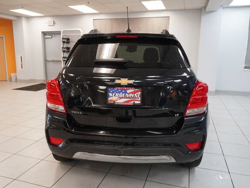 Used 2020 Chevrolet Trax LT w/ LT Convenience Package FWD image 8