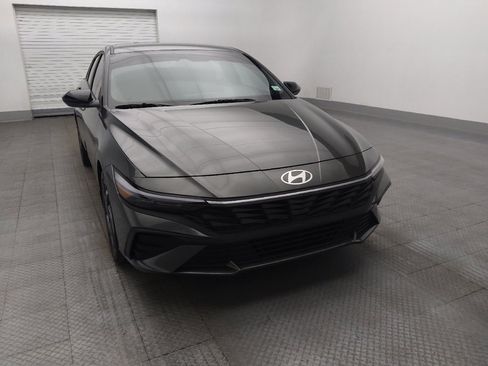 Used 2025 Hyundai Elantra Sport image 14