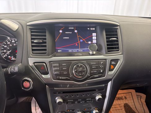 Used 2018 Nissan Pathfinder SL w/ Cargo Package AWD/4WD image 10