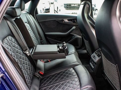 Used 2022 Audi S4 Premium Plus w/ Premium Plus Package image 38