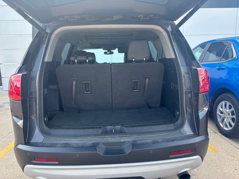 Used 2017 GMC Acadia SLT FWD image 3