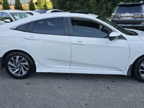 Used 2017 Honda Civic EX image 5