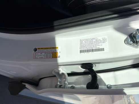 Used 2023 Honda Pilot Elite image 32