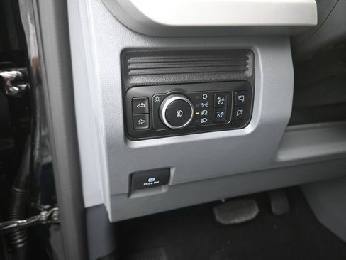 New 2026 Ford F250 XLT w/ XLT Premium Package image 13