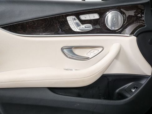 Used 2017 Mercedes-Benz E 300 image 6