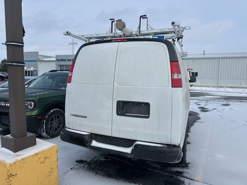 Used 2025 Chevrolet Express 2500 Work Van w/ Communications Package image 10