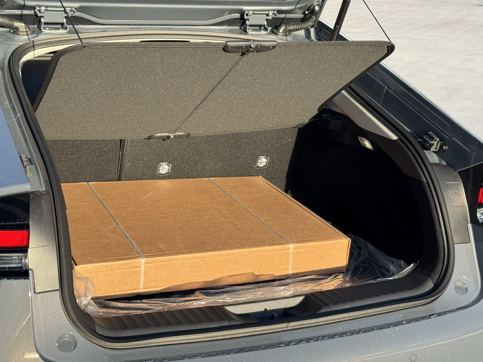 New 2027 Toyota Prius XLE FWD image 9