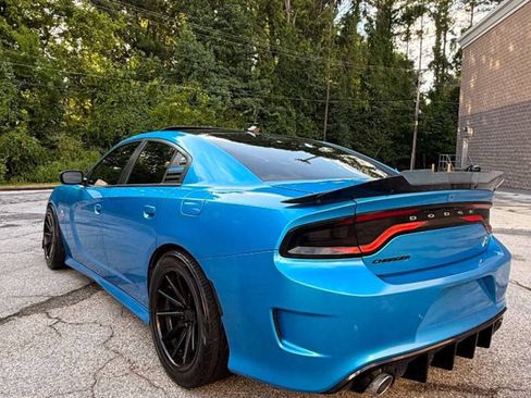 Used 2016 Dodge Charger R/T Scat Pack w/ Technology Group RWD image 6