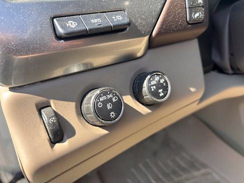 Used 2016 Chevrolet Tahoe LTZ AWD/4WD image 11