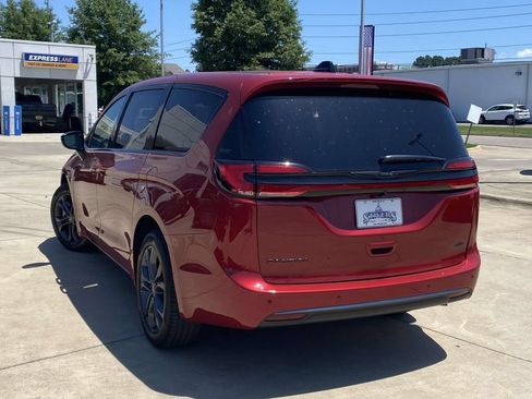 New 2026 Chrysler Pacifica Select AWD/4WD image 34