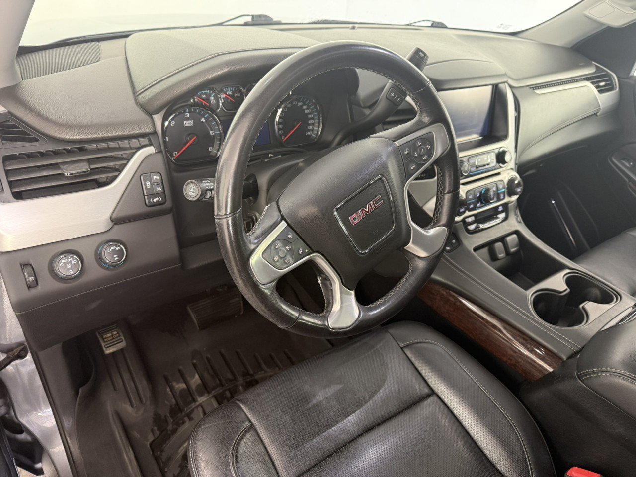 Used 2020 GMC Yukon XL SLT AWD/4WD image 19