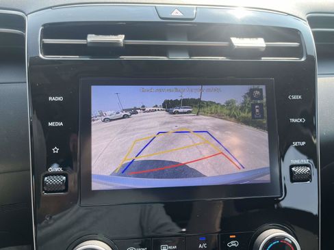 Certified 2024 Hyundai Tucson SE FWD image 21