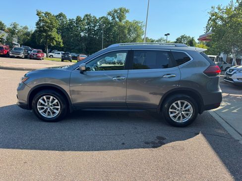 Used 2018 Nissan Rogue SV w/ Premium Package AWD/4WD image 4