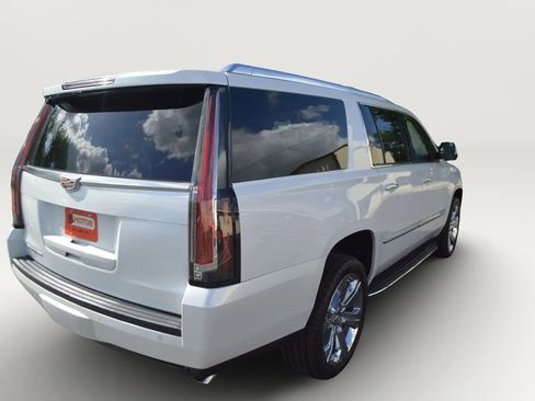 Used 2016 Cadillac Escalade ESV Luxury AWD/4WD image 8