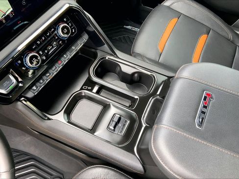 Used 2024 GMC Sierra 2500 AT4 w/ AT4 Premium Plus Package image 15