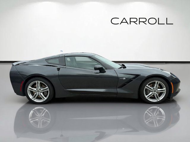 Used 2017 Chevrolet Corvette Stingray Coupe w/ 1LT RWD image 2