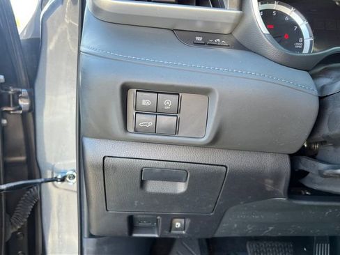 Used 2023 Toyota Highlander XLE image 24