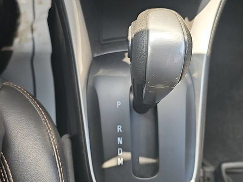 Used 2020 Chevrolet Trax LT w/ LT Convenience Package FWD image 17