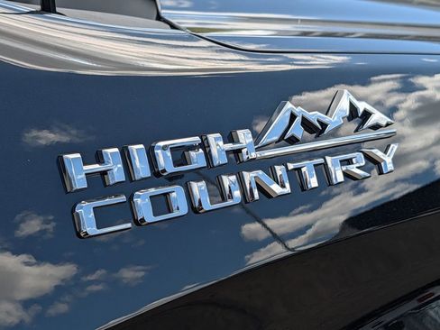 Used 2025 Chevrolet Silverado 1500 High Country AWD/4WD image 15