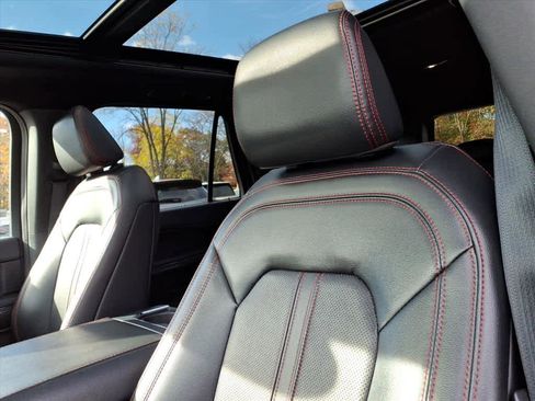 Used 2022 Ford Expedition Max Limited image 24