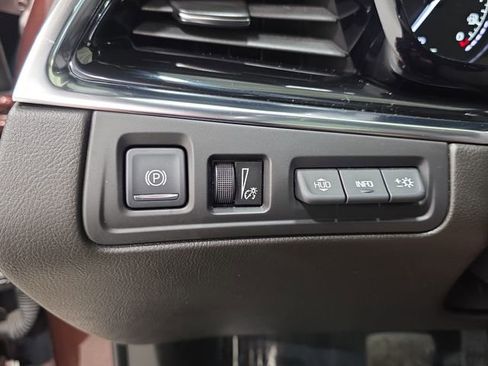 Used 2022 Cadillac XT6 Premium Luxury w/ Technology Package AWD/4WD image 26