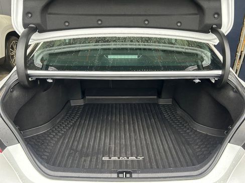 Used 2020 Toyota Camry XLE image 24