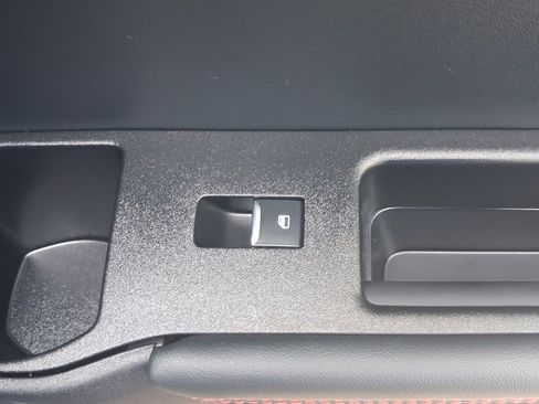 Used 2025 Ford Explorer ST AWD/4WD image 31