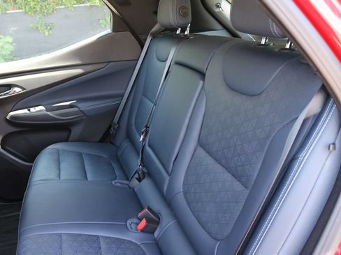 Used 2023 Chevrolet Bolt EUV LT w/ Convenience Package FWD image 15