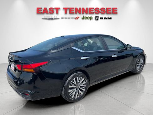 Used 2024 Nissan Altima 2.5 SV FWD image 3