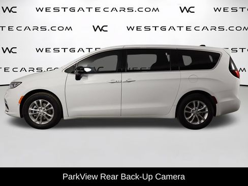 New 2026 Chrysler Pacifica Select FWD image 5