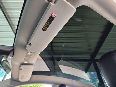 Used 2021 Tesla Model Y Performance image 28