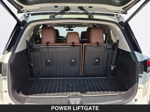 Used 2022 Nissan Pathfinder Platinum AWD/4WD image 32