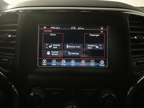 Used 2018 Jeep Grand Cherokee Laredo image 28