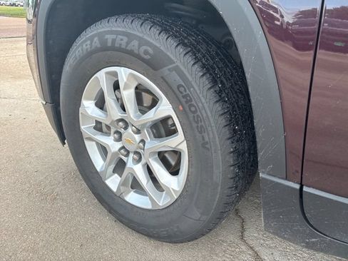 Used 2019 Chevrolet Traverse LT w/ LPO, Blackout Package AWD/4WD image 9