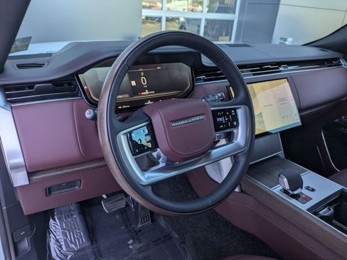 Certified 2024 Land Rover Range Rover Autobiography image 14