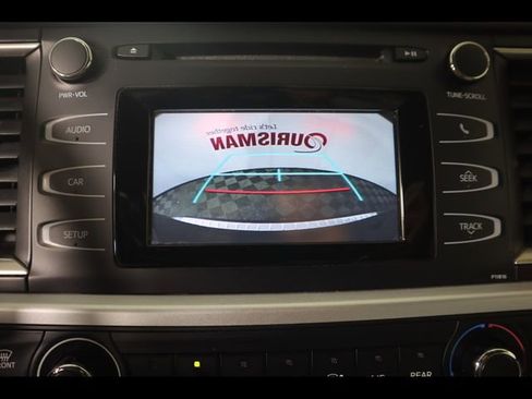 Used 2019 Toyota Highlander LE AWD/4WD image 22