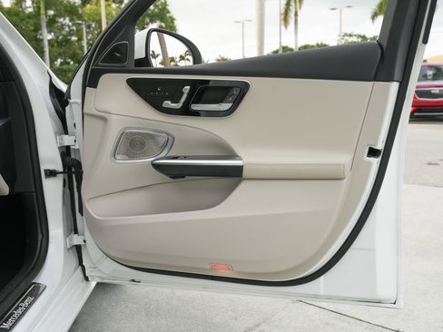 Used 2024 Mercedes-Benz C 300 4MATIC Sedan image 39