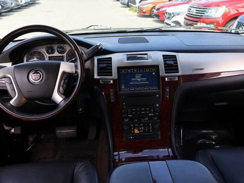 Used 2009 Cadillac Escalade Hybrid image 17